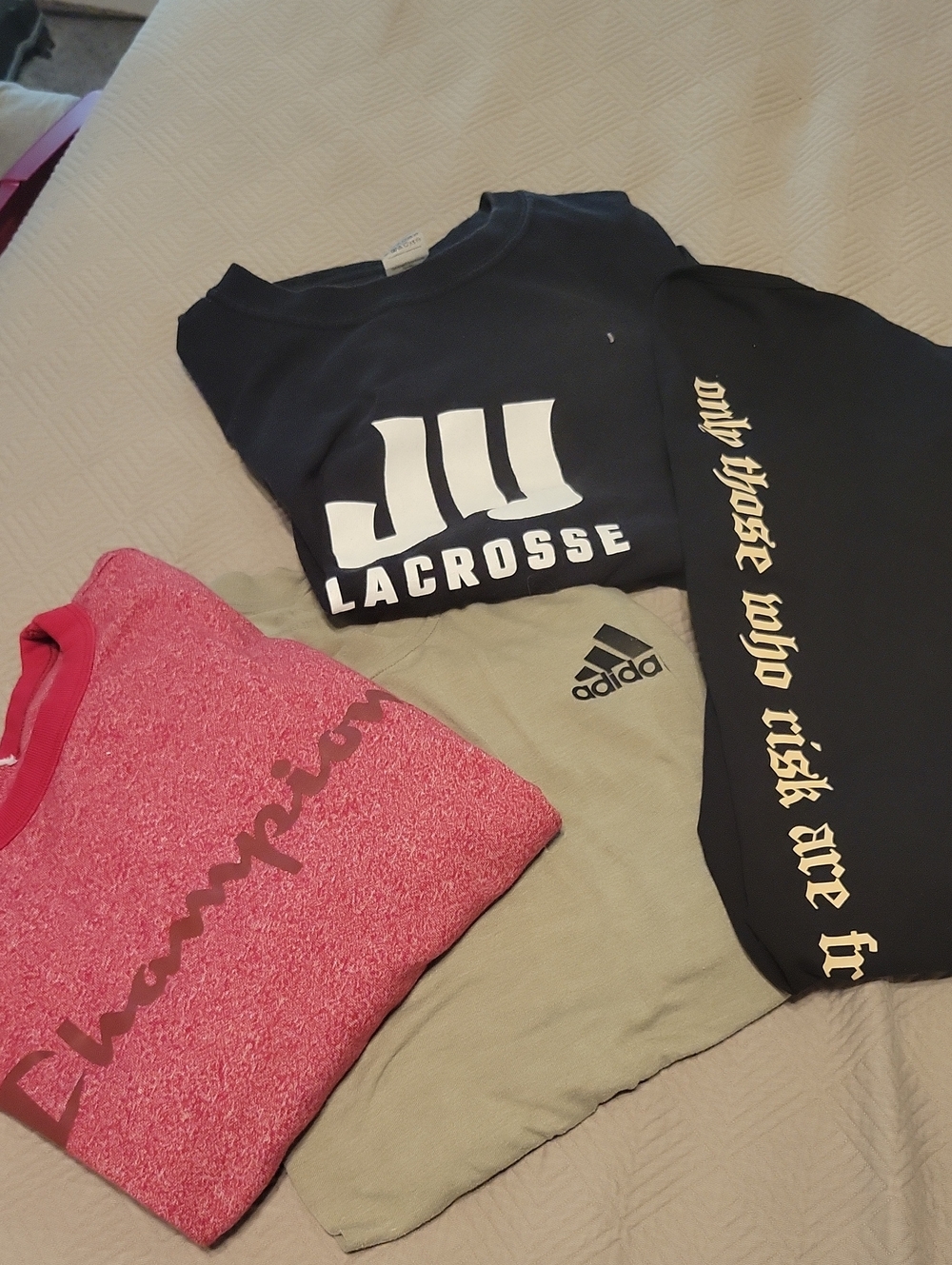 4 Bundle Tshirts Size Lf